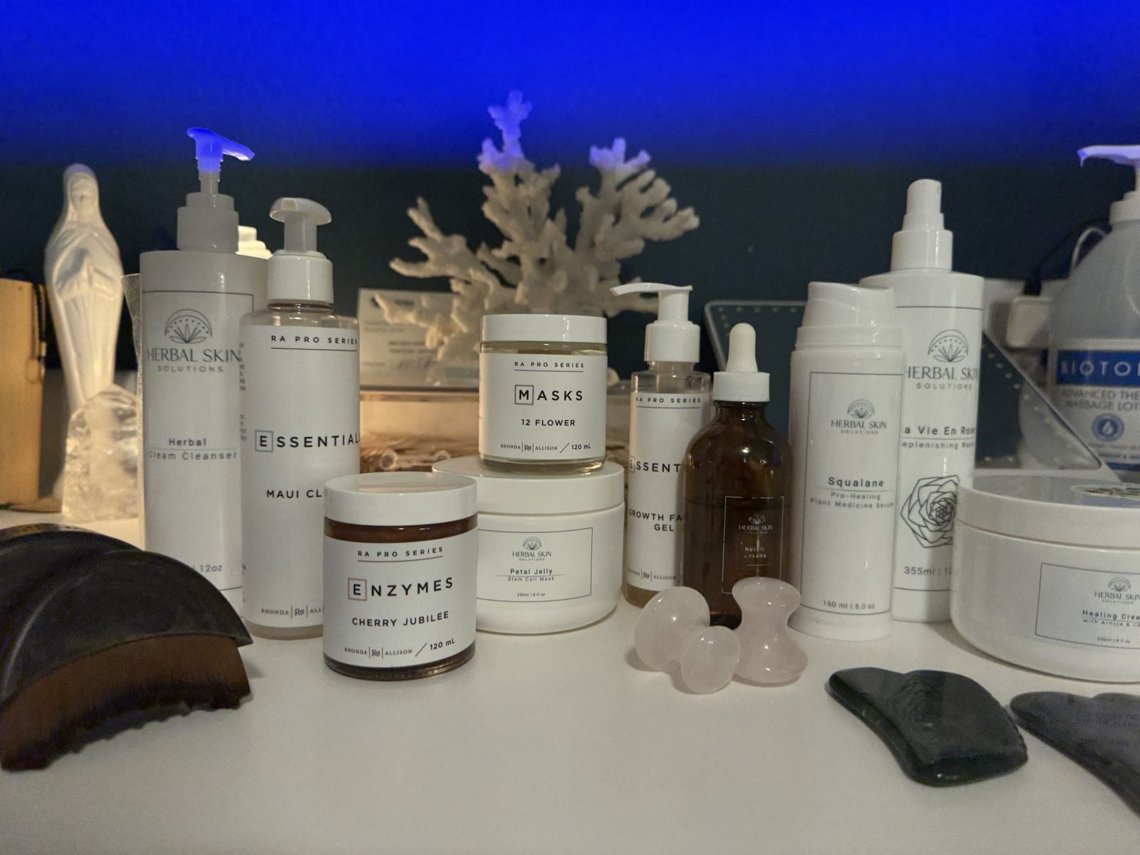 Product display gua sha